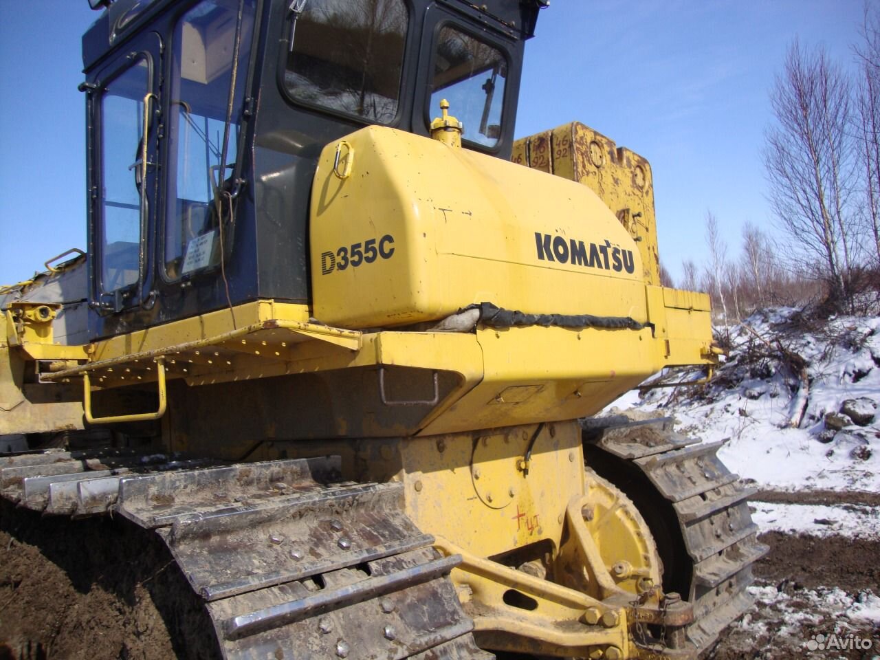 Аренда бульдозера тонн. Комацу d355c-3. Komatsu 355 бульдозер. Комацу 355 с-3. Комацу 55 бульдозер.