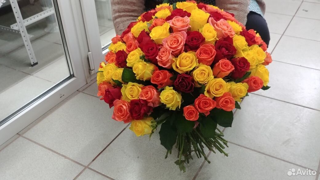 Цветы,Букет 101 роза 50 см (Микс) Доставка купить на Зозу.ру - фотография № 2