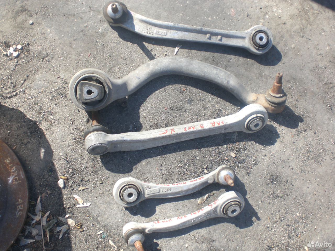 передний рычаг правый верхний 3768401 lemforder. передние нижние рычаги bmw f15. передней подвески бмв х5 е70. передний прямой рычаг бмв х5 е53. передние рычаги бмв х5.