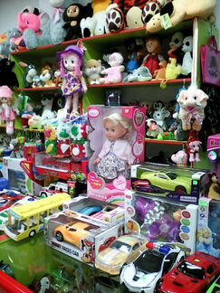 Действующий бутик детских игрушек в центре города