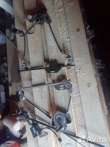 Стеклоподъемник приора зданий правый