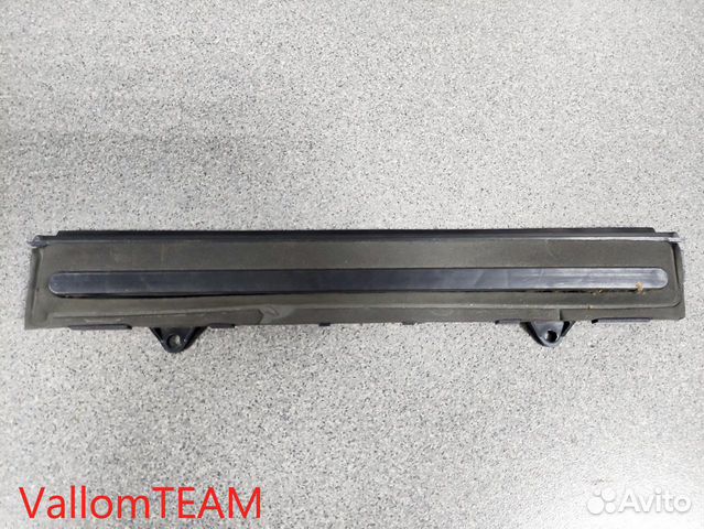 Лот Q212 Крышка салонного фильтра Audi Q7