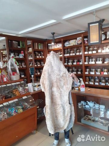 Меховые накидки из овечьих шкур