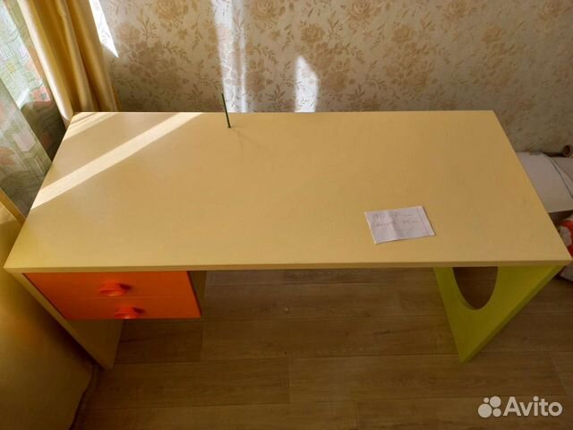 Школьный Стол и навесной шкаф