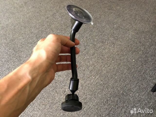 Автомобильный держатель для телефона на присоске