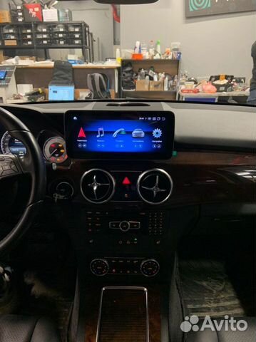 Штатное головное устройство Parafar для Mercedes