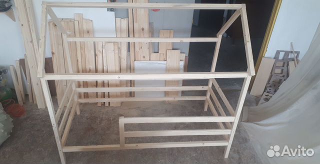 Детская кроватка - домик