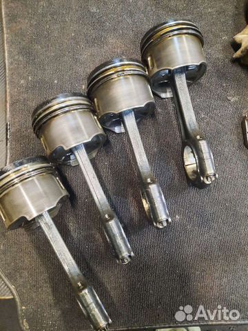 Поршень с шатуном Mercedes OM646