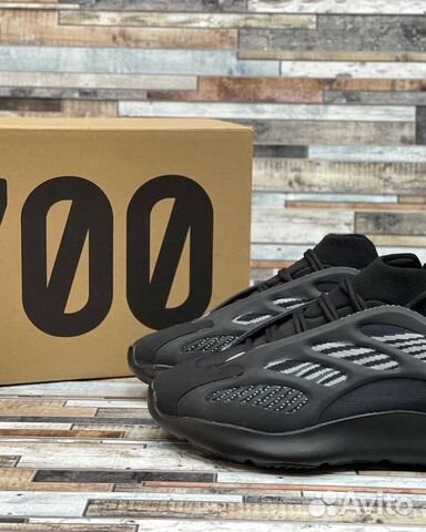 Кроссовки adidas yeezy boost 700