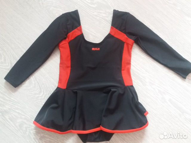 Купальник гимнастический на 6-7 лет