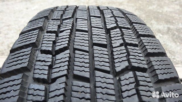 235/50/17 б/у 2шт Goodyear ice navi zea