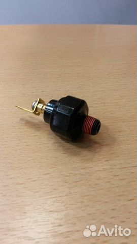 Mitsubishi Датчик давления масла