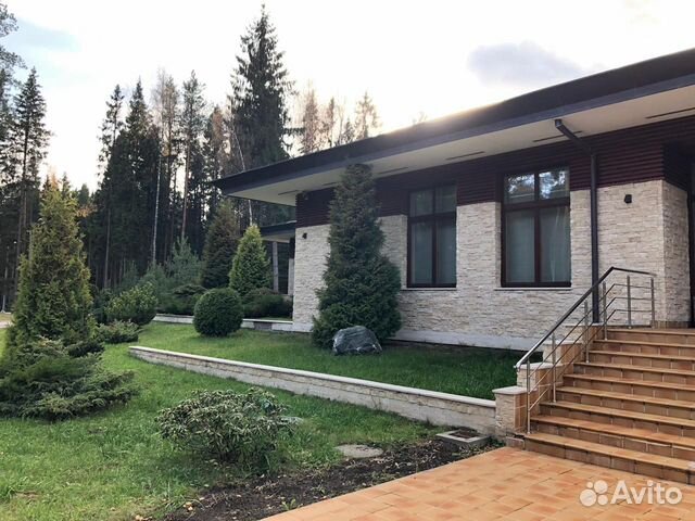 

Коттедж 555 м² на участке 2 га