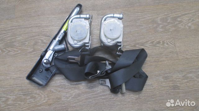 Nissan Tiida (1) Торпедо Подушка Ремень Накладка