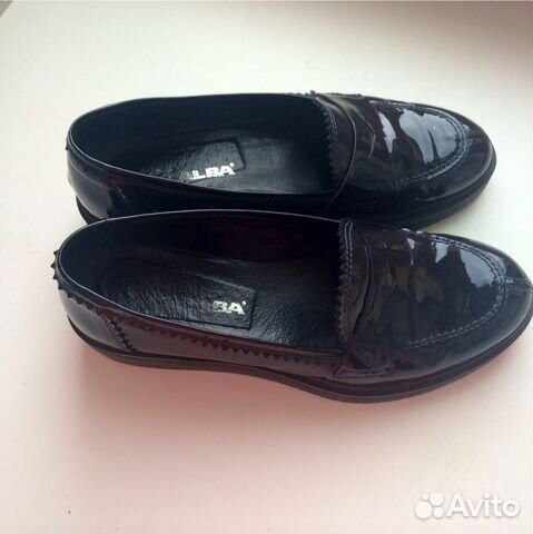 Лоферы лакированные