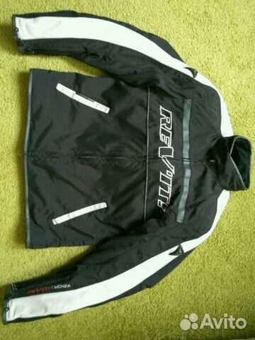 Мотокуртка Revit