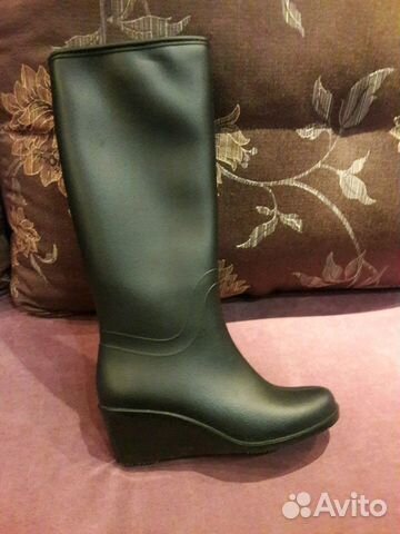 Новые женские сапоги резиновые на танкетке