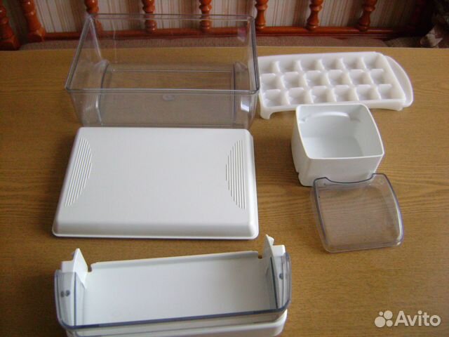 Продам полки от холодильника 