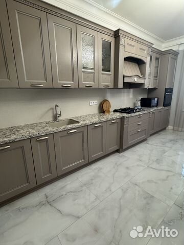 

3-к. квартира, 140 м², 1/4 эт.