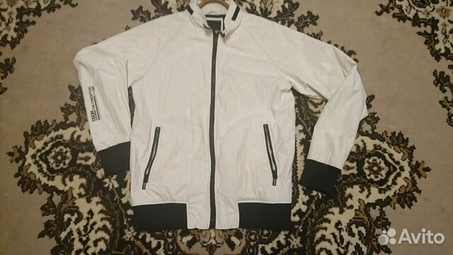 Продам новую ветровку Продам новую ветровку