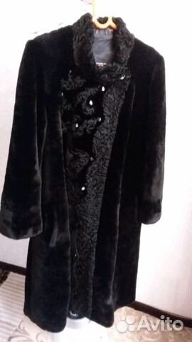 Шуба мутон с отделкой из каракуля Шуба мутон с отделкой из каракуля