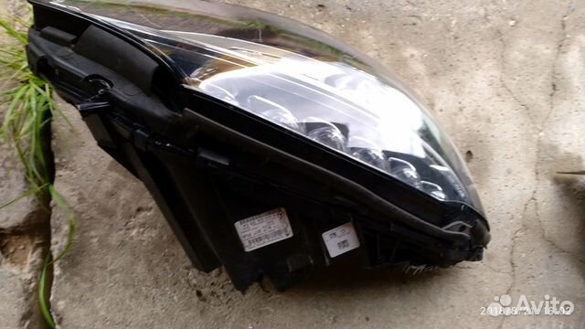 Фара правая дефект на mercedes w205 Фара правая дефект на mercedes w205