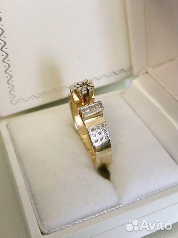 Золотое кольцо с бриллиантами Золотое кольцо с бриллиантами