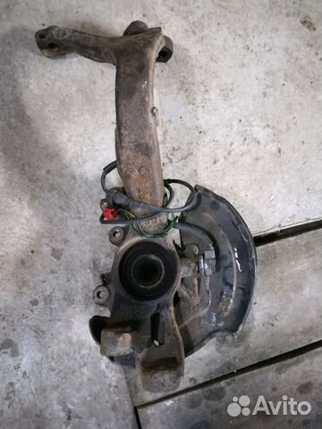 Поворотный левый кулак Audi/VW b5 - 8D0407257 AL