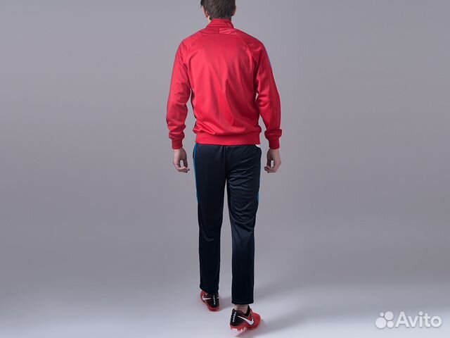 Спортивный костюм Спортивный костюм