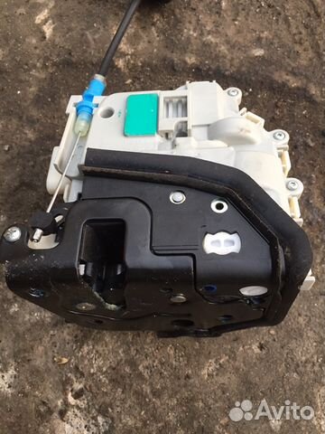 Замок передней правой двери на Ауди A1 8X А3 8V Замок передней правой двери на Ауди A1 8X А3 8V