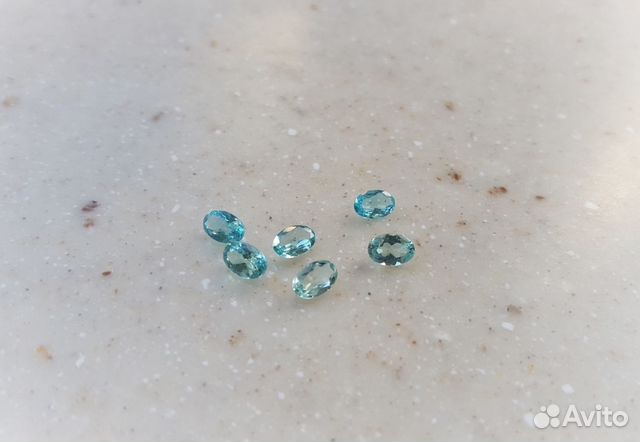 Натуральные неоново-голубые апатиты Натуральные неоново-голубые апатиты