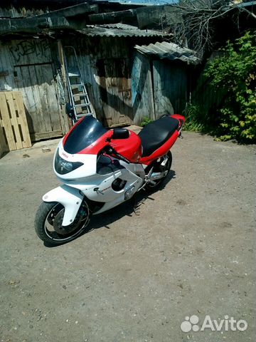 Yamaha UZF600R