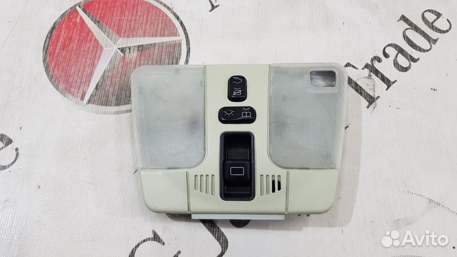 Плафон освещения салона на Mersedes-Benz W210