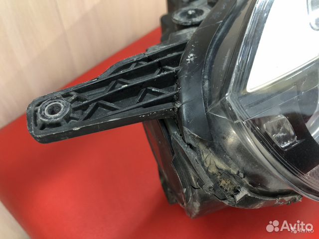 Volvo V40 2 ксенон 2012-2016 фара передняя правая