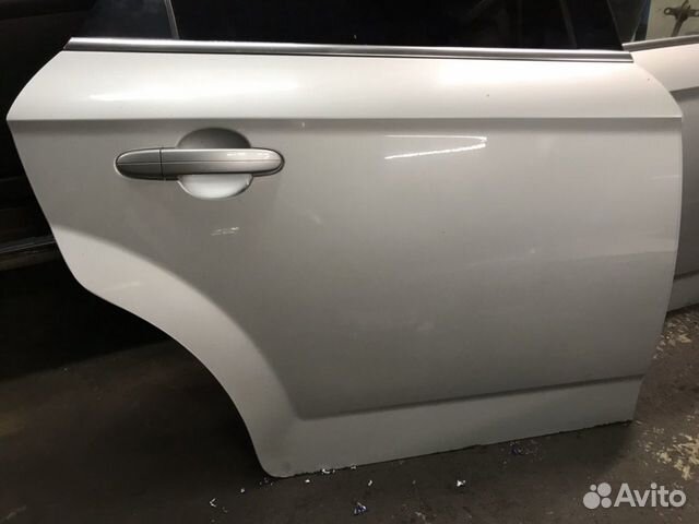 Дверь правая зад седан Форд Мондео 4 серебро Дверь правая зад седан Форд Мондео 4 серебро