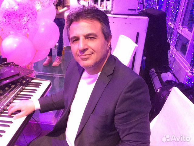 Певец музыкант