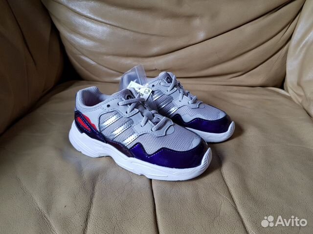 Кроссовки Adidas Yung новые детские 26 и 27 р Кроссовки Adidas Yung новые детские 26 и 27 р