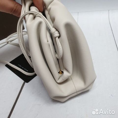 Сумка Bottega Veneta Pouch Боттега Клатч Молочная Сумка Bottega Veneta Pouch Боттега Клатч Молочная
