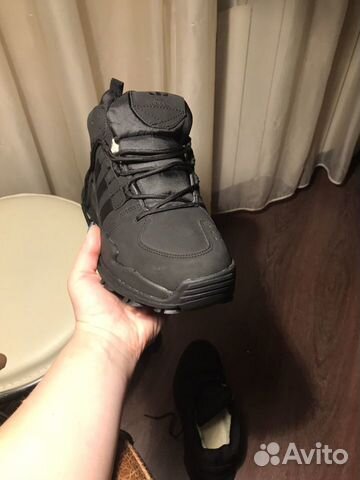 Кроссовки новые