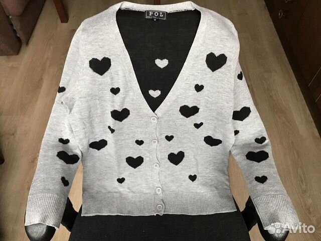 Кофта с сердечками размер М (44) Кофта с сердечками размер М (44)