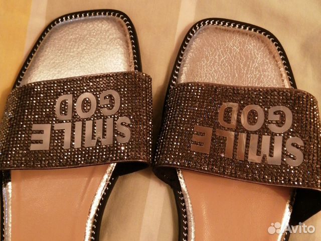 Шлепанцы 37 р Шлепанцы 37 р