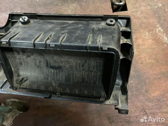 Вещевой ящик VW Passat B4