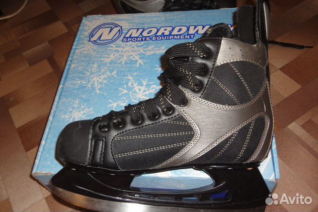 Хоккейные коньки Хоккейные коньки