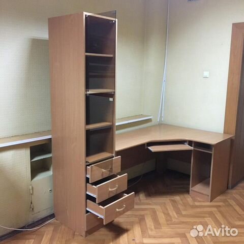 Компьютерный стол и шкаф Компьютерный стол и шкаф