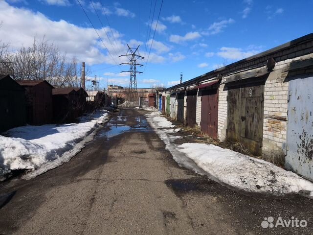 Гараж, > 30 м²