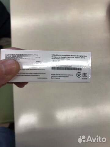 AirPods 2 с беспроводным кейсом AirPods 2 с беспроводным кейсом