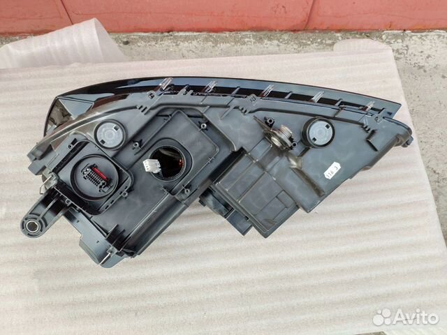 Фара правая ксенон адаптивная VW Passat B7 Новая Фара правая ксенон адаптивная VW Passat B7 Новая