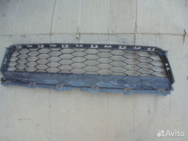 Решетка радиатора нижняя Ford Explorer