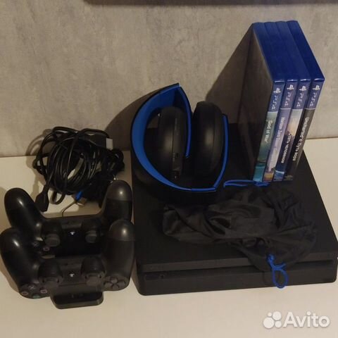 PlayStation 4 Slim 1TB + джойстики + игры + наушни