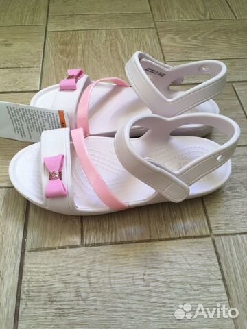 Новые сандалии Crocs C13